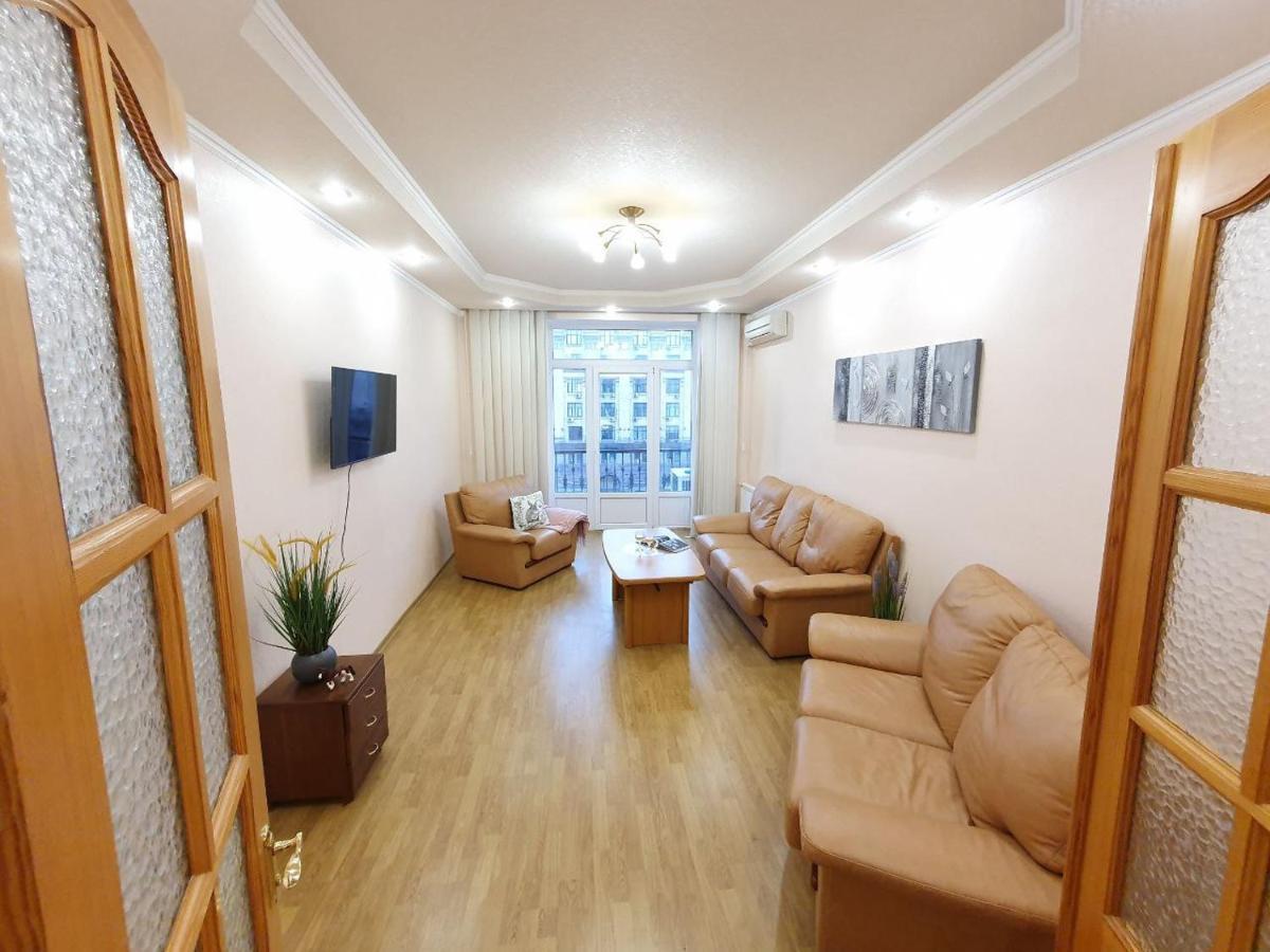 Inn Home Apartments - Kreshchatyk Area Kiev Esterno foto