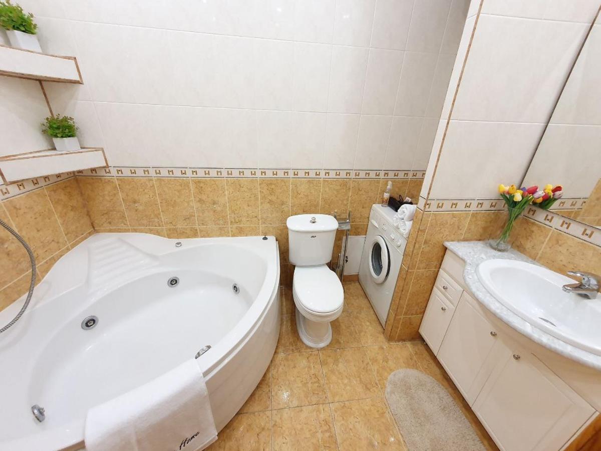 Inn Home Apartments - Kreshchatyk Area Kiev Esterno foto