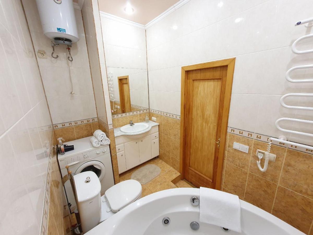 Inn Home Apartments - Kreshchatyk Area Kiev Esterno foto