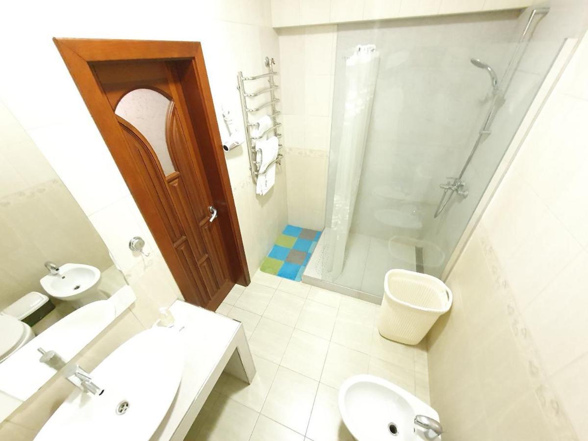 Inn Home Apartments - Kreshchatyk Area Kiev Esterno foto