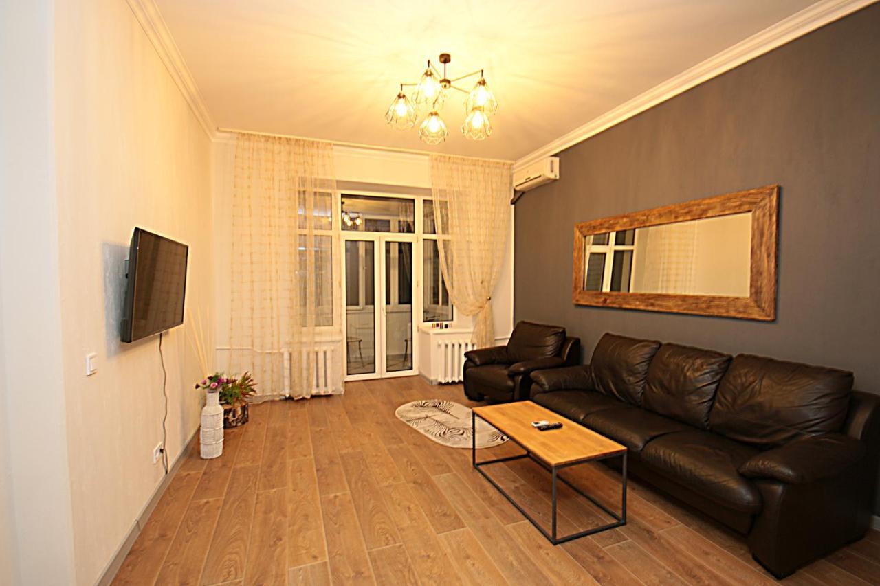 Inn Home Apartments - Kreshchatyk Area Kiev Esterno foto