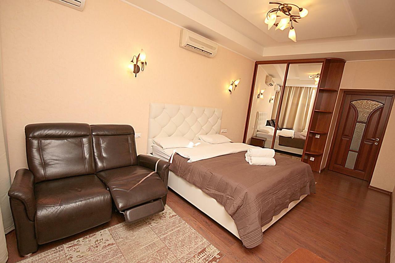 Inn Home Apartments - Kreshchatyk Area Kiev Esterno foto