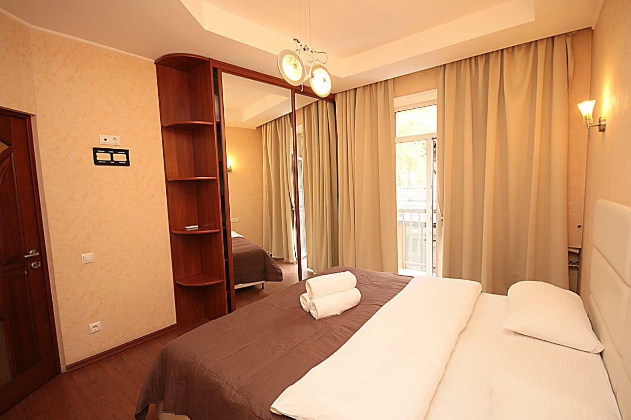 Inn Home Apartments - Kreshchatyk Area Kiev Esterno foto