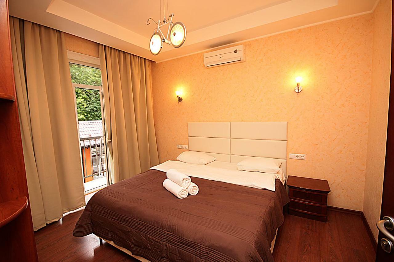 Inn Home Apartments - Kreshchatyk Area Kiev Esterno foto